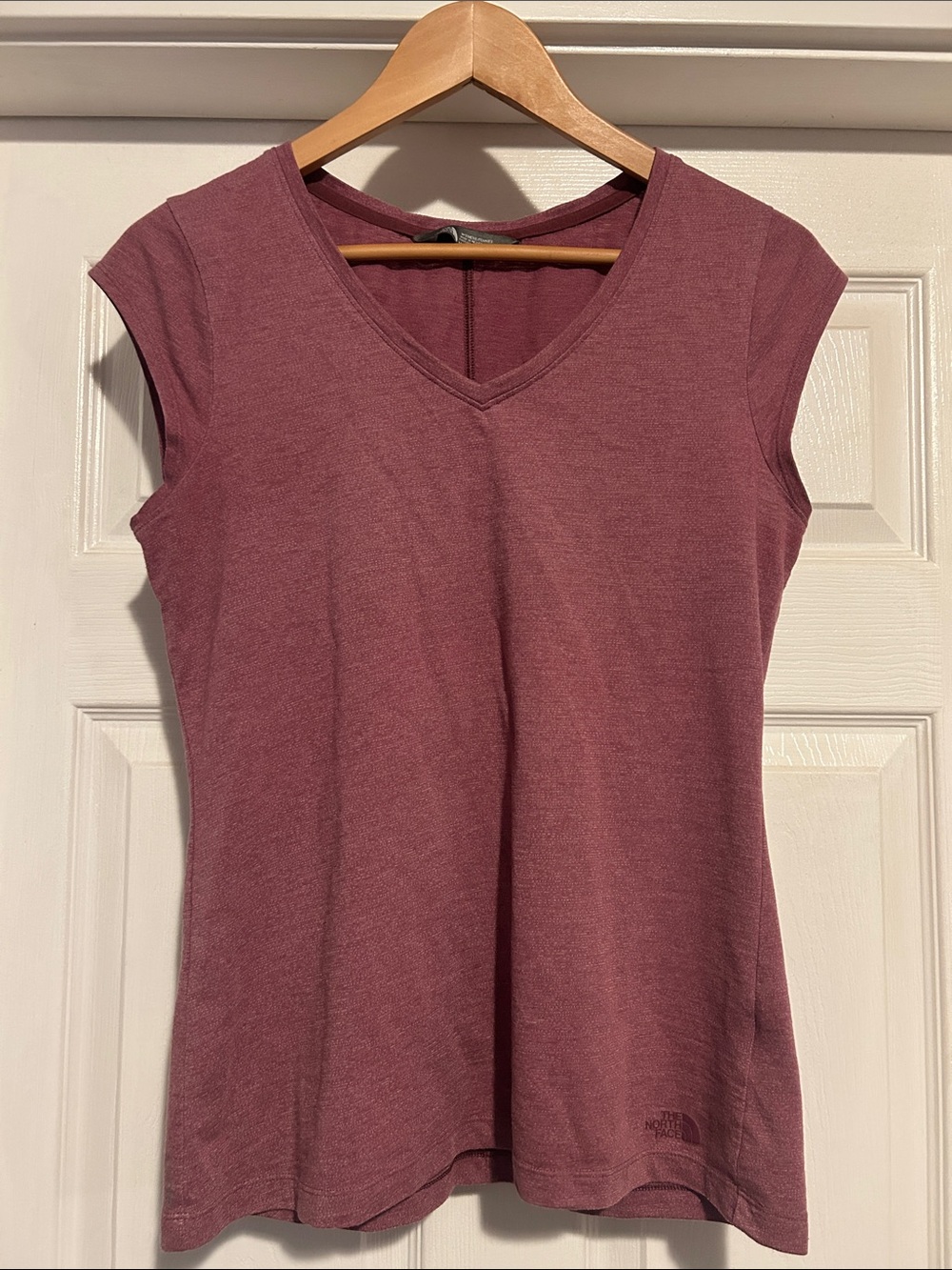 The North Face Women's Mauve V-Neck Cap Sleeve Tank